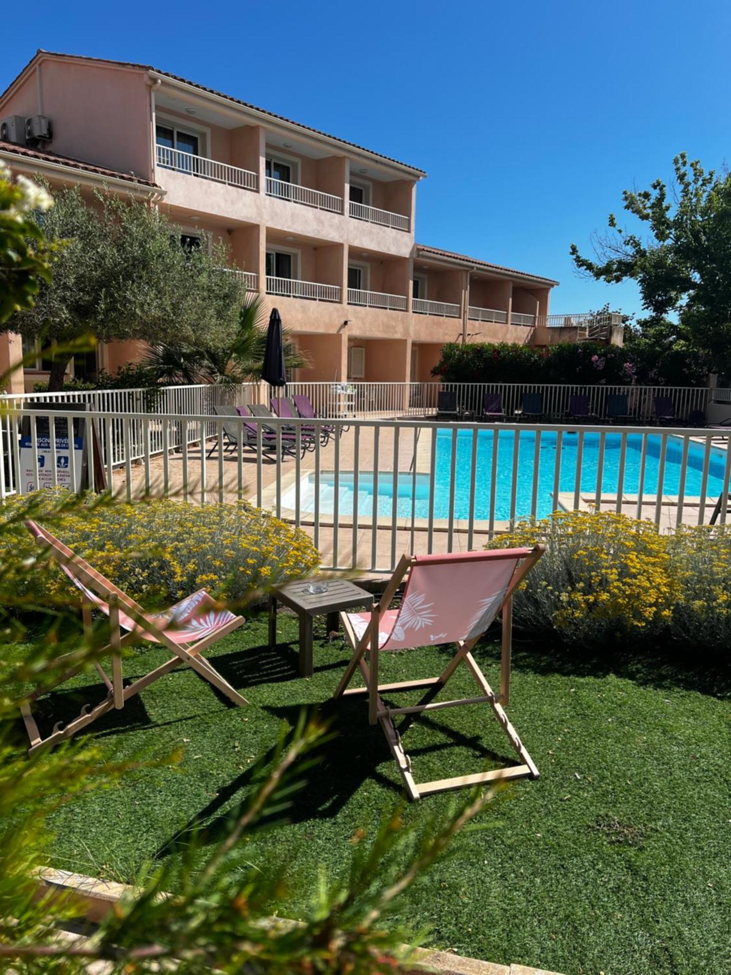 אלריה Hotel Restaurant L' Empereur מראה חיצוני תמונה