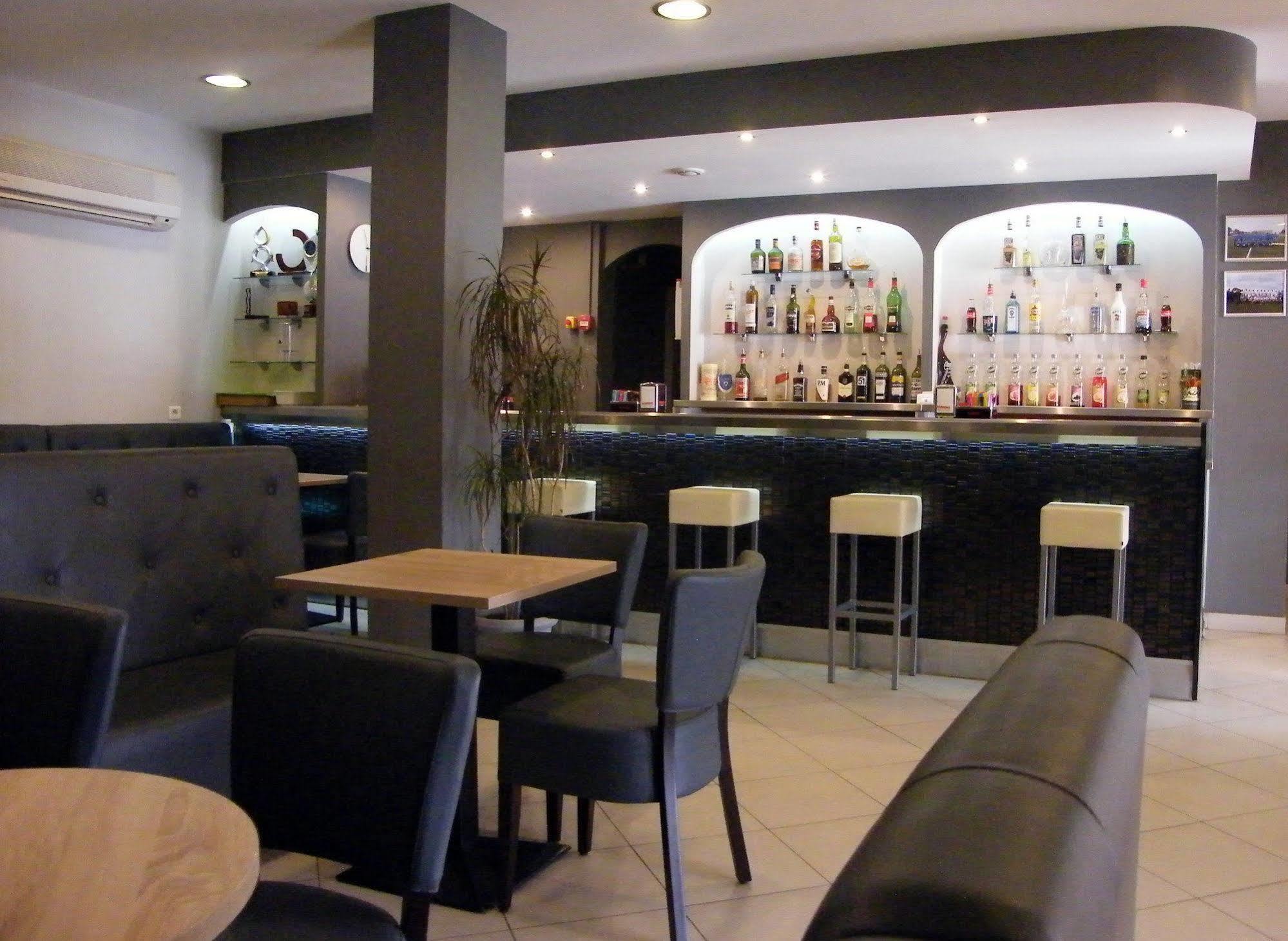 אלריה Hotel Restaurant L' Empereur מראה חיצוני תמונה